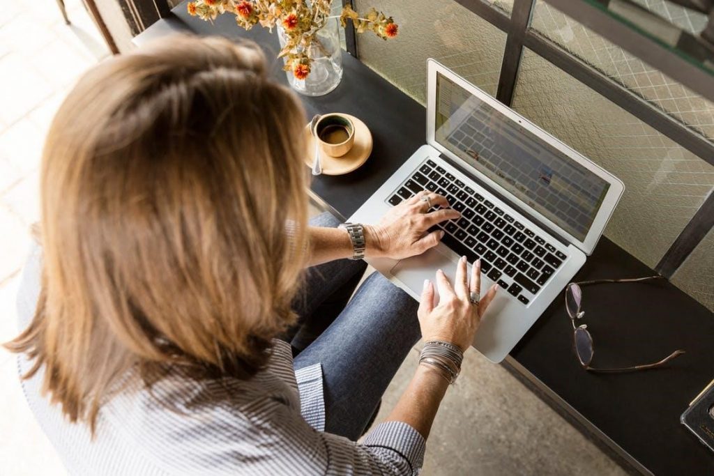 woman-on-laptop