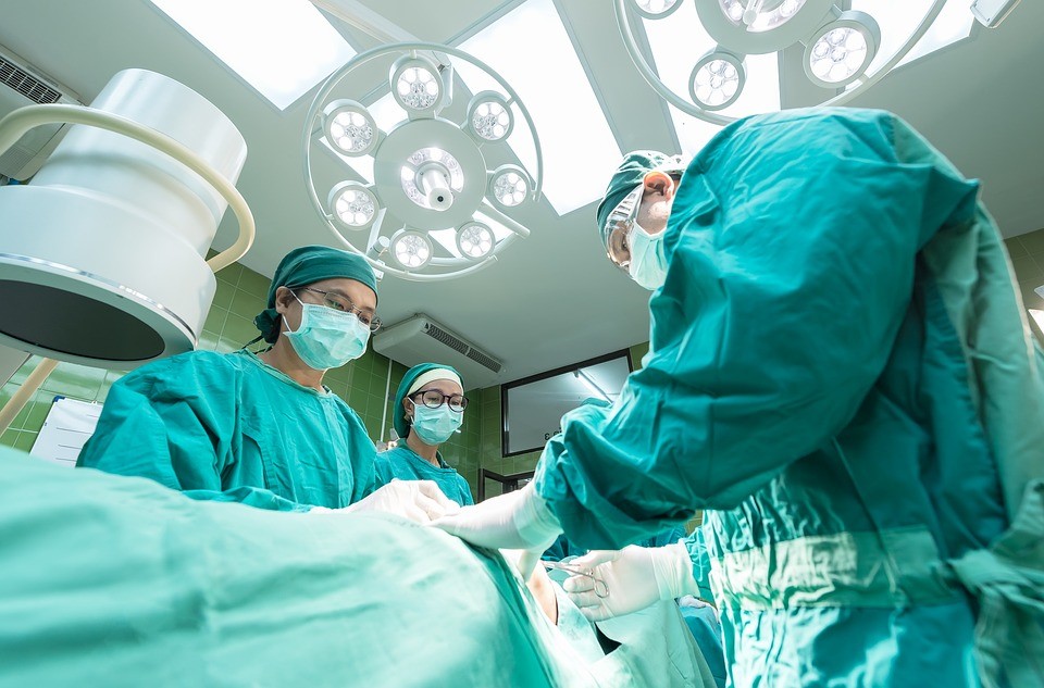operating-room-surgeons