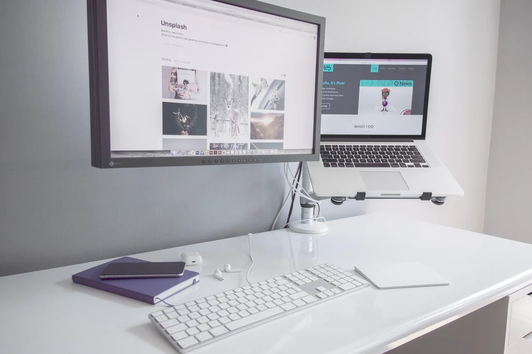 computer-laptop-desk