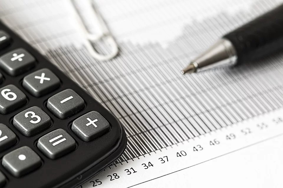 calculator-taxes-calculations