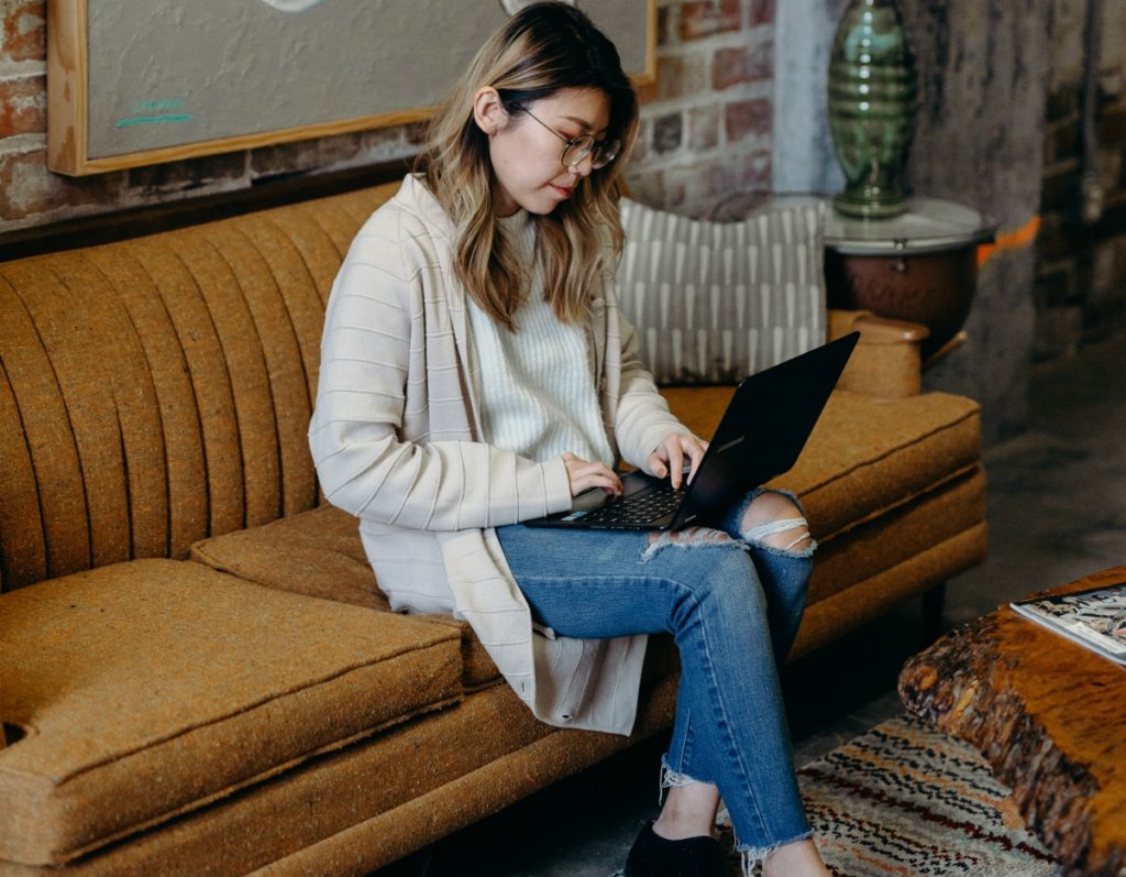 woman-on-sofa-laptop