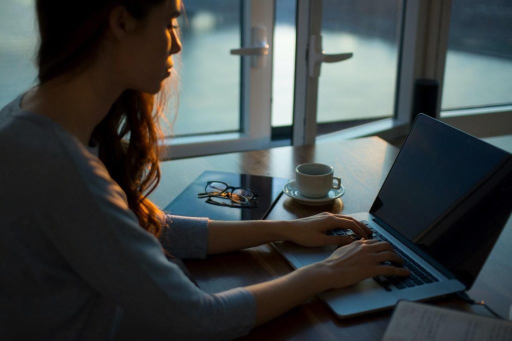 woman-entrepreneur-business-working from home