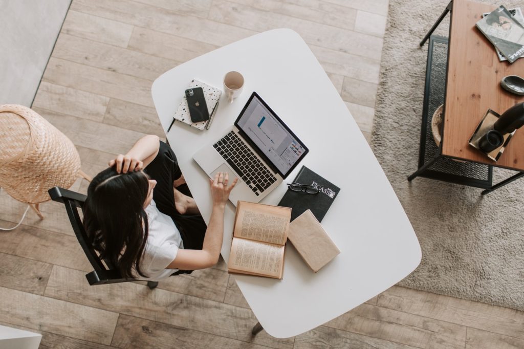 woman working on laptop-entrepreneur-office