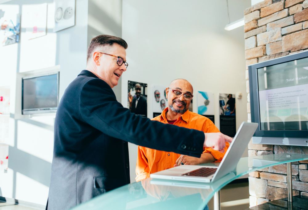 standing desk-businessmen-entrepreneur-office