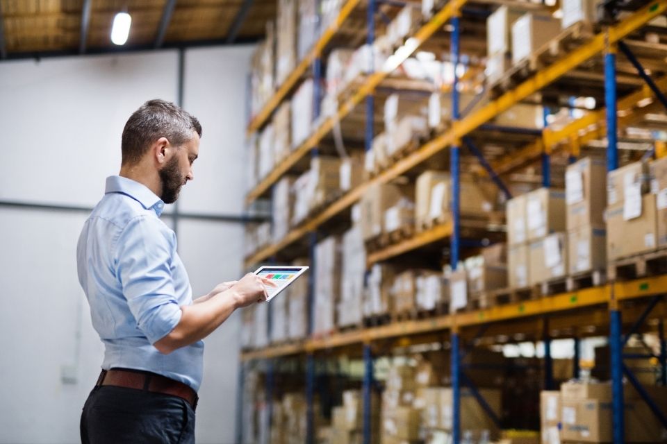 The Biggest Effects E-commerce Has on Warehouses