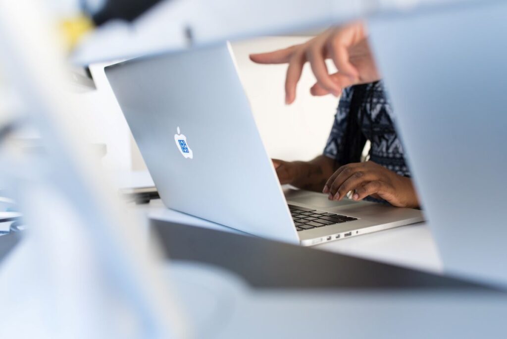 laptop-entrepreneur-business