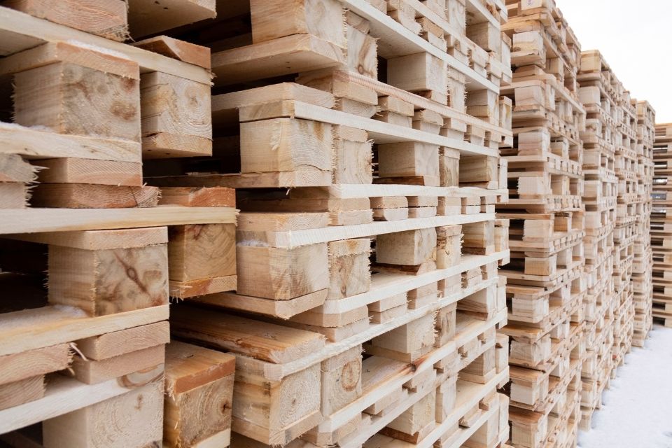 How To Save Money on Your Shipping Pallets