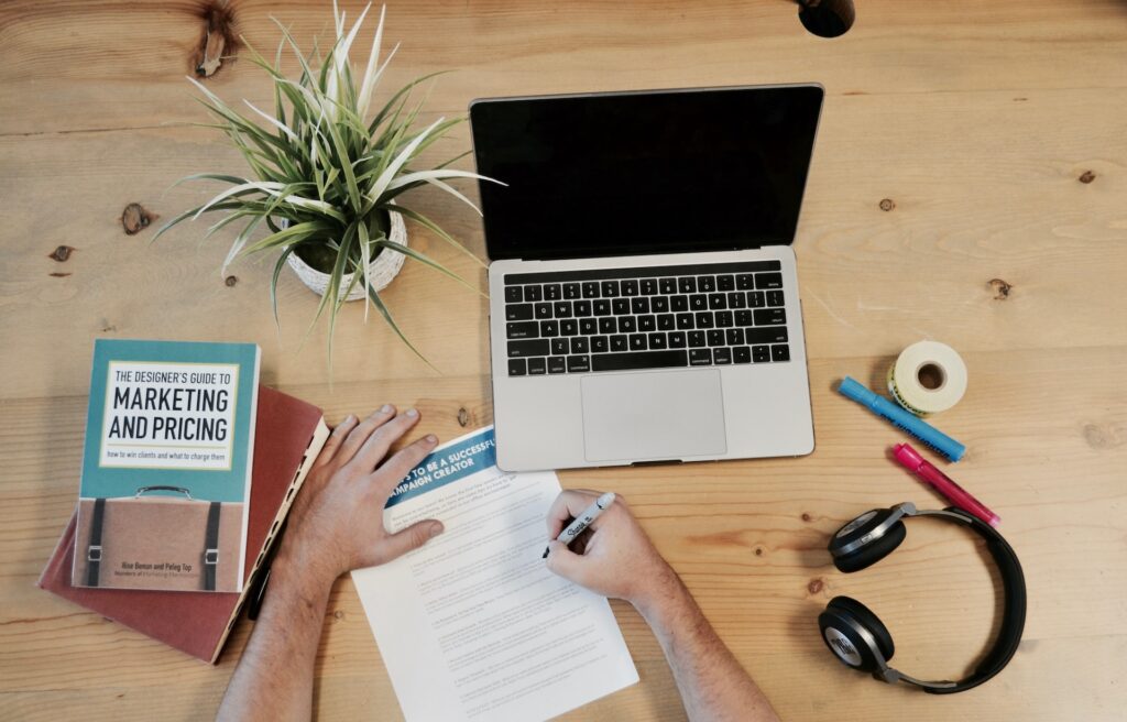 laptop-work-entrepreneur