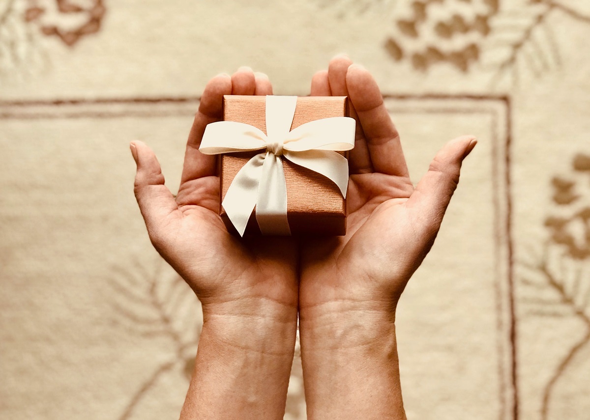 Gifting Employees Easy Ideas for Any Occasion