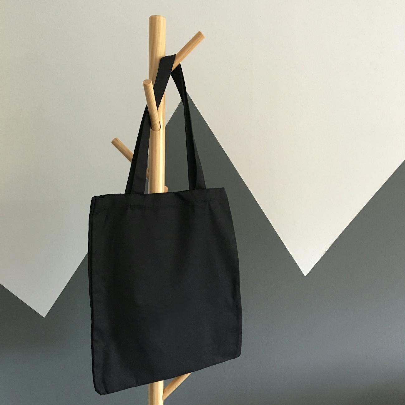 black tote bag