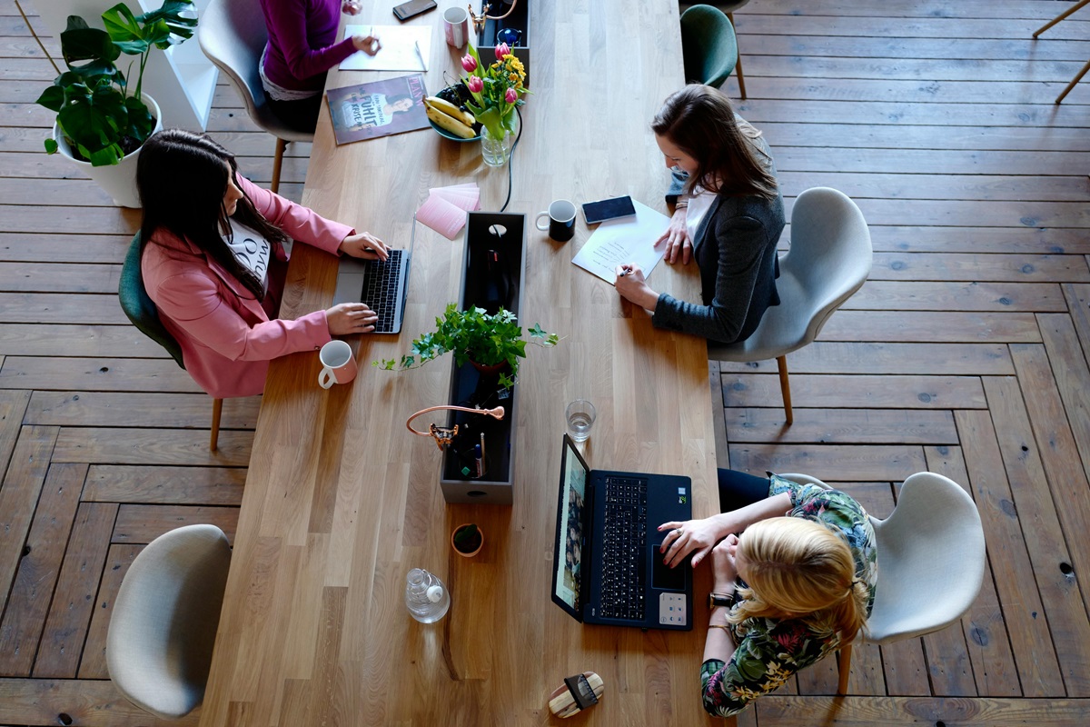 How to Craft an In-Office Environment That Boosts Employee Morale