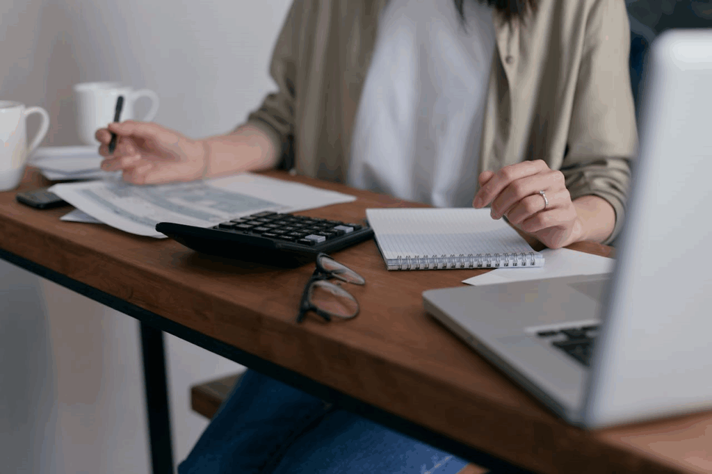 budget-filing-paperwork