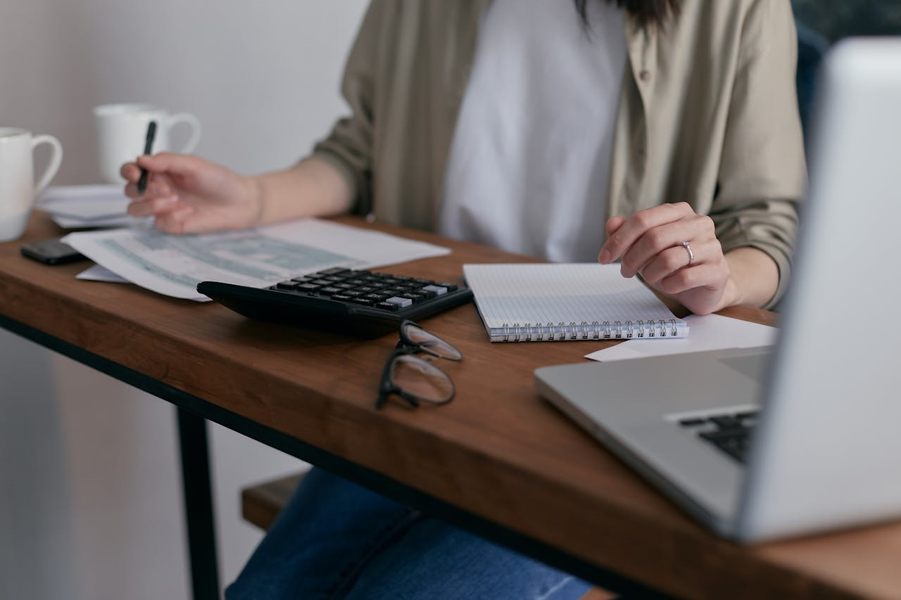 budget-filing-paperwork