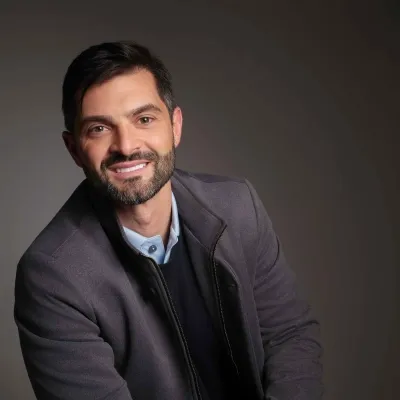 Leonardo Bartelle - Connectively - Lead Grow Develop - Business, Technology, Personal Development Leonardo Bartelle, CEO, Young and Hungry Digital Marketing